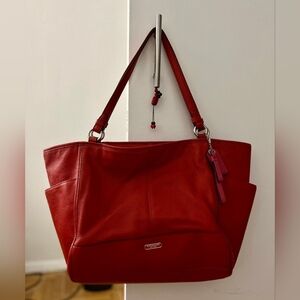 Roomy Coach Park Leather ❤️ Red ❤️ Carrie Tote in excellent condition